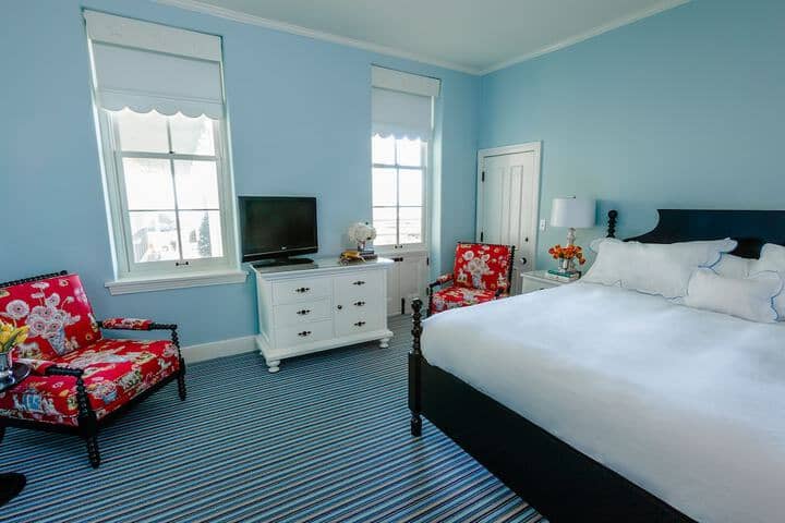 Room 4 of 55
